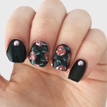 floral nailss